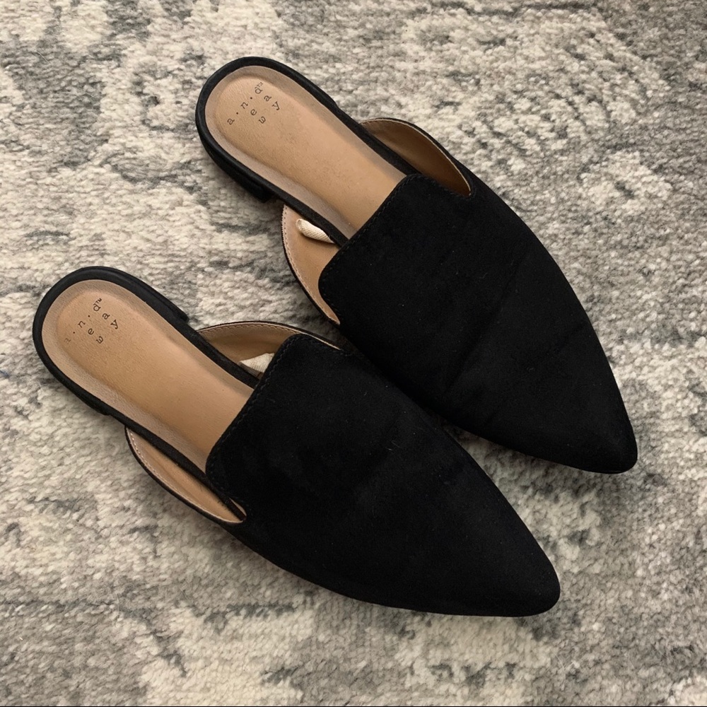 Pointy toe mules